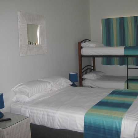 Centrebreak Beach Stay Green Head Екстериор снимка