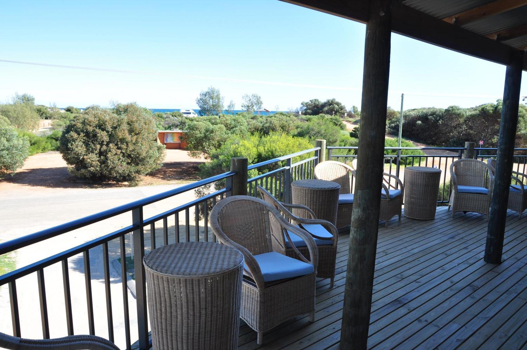 Centrebreak Beach Stay Green Head Екстериор снимка
