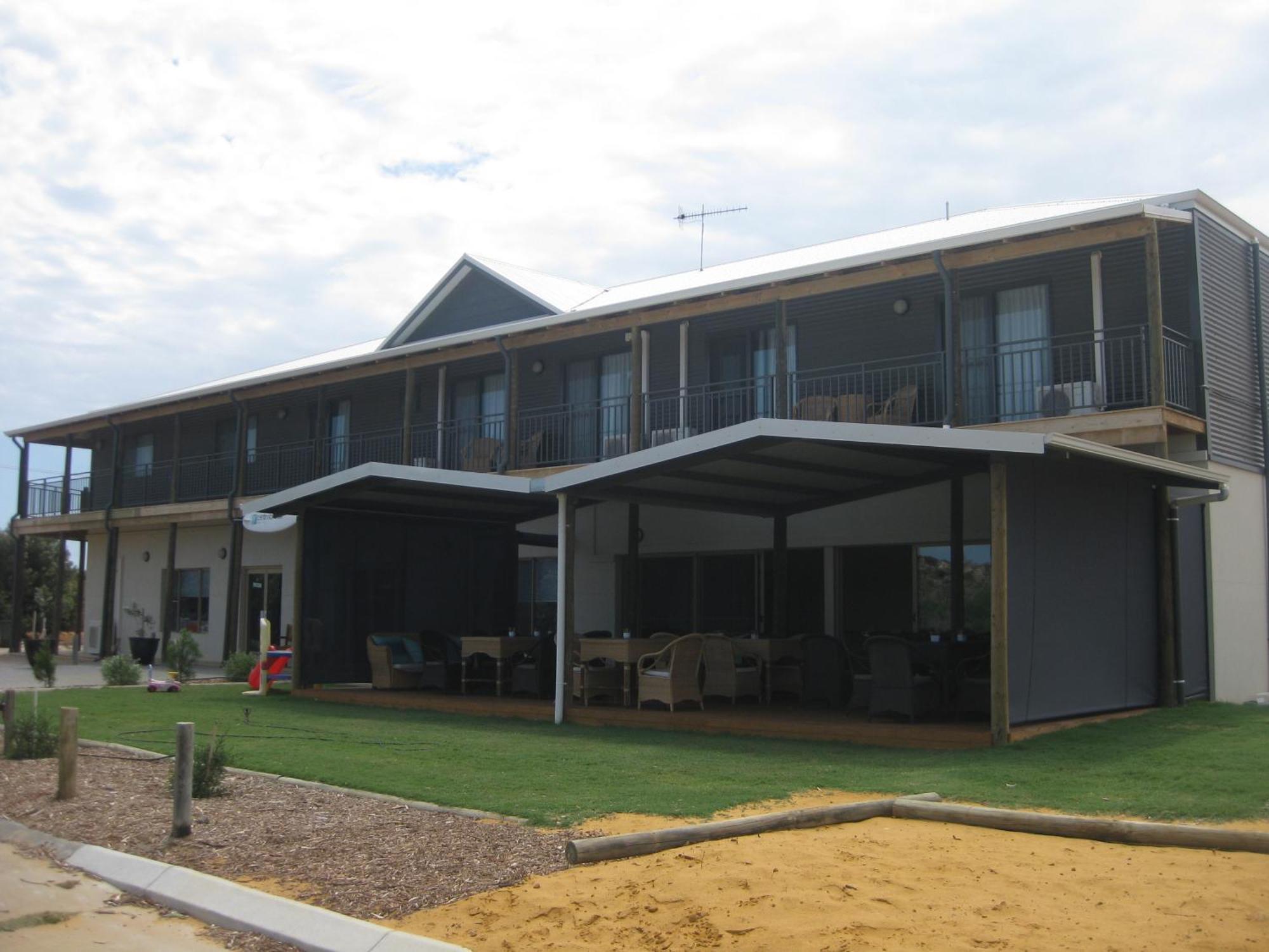 Centrebreak Beach Stay Green Head Екстериор снимка