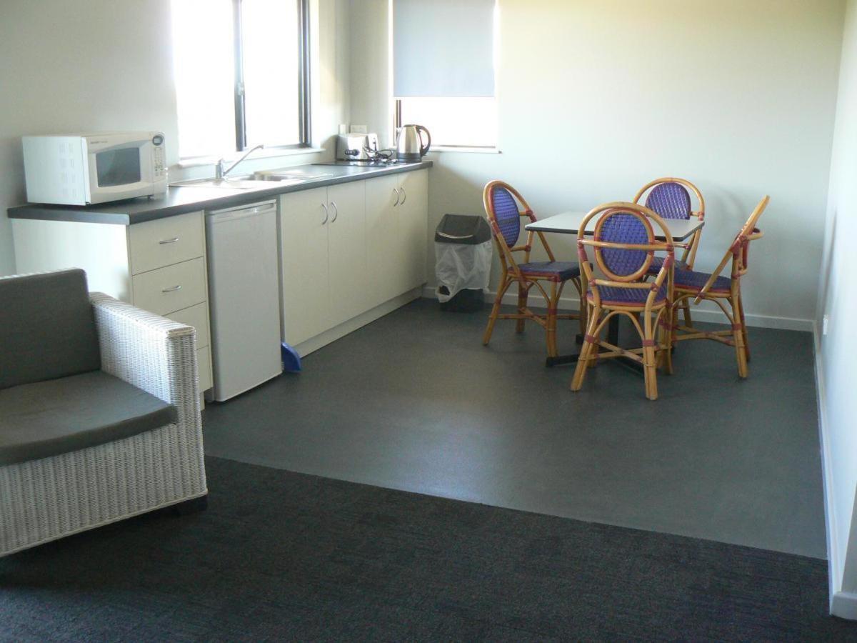 Centrebreak Beach Stay Green Head Екстериор снимка