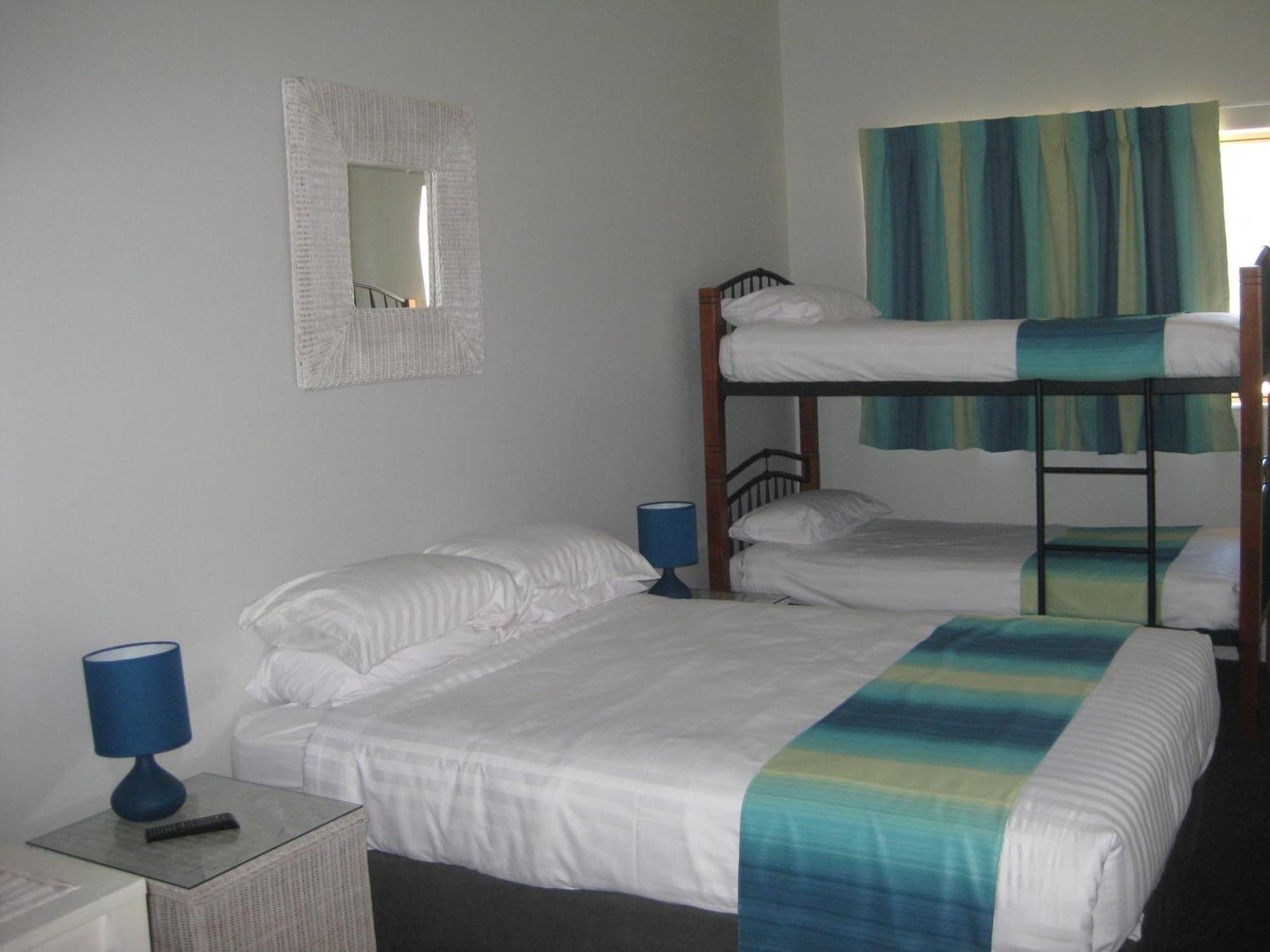 Centrebreak Beach Stay Green Head Екстериор снимка