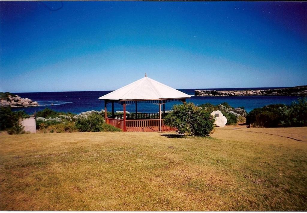 Centrebreak Beach Stay Green Head Екстериор снимка